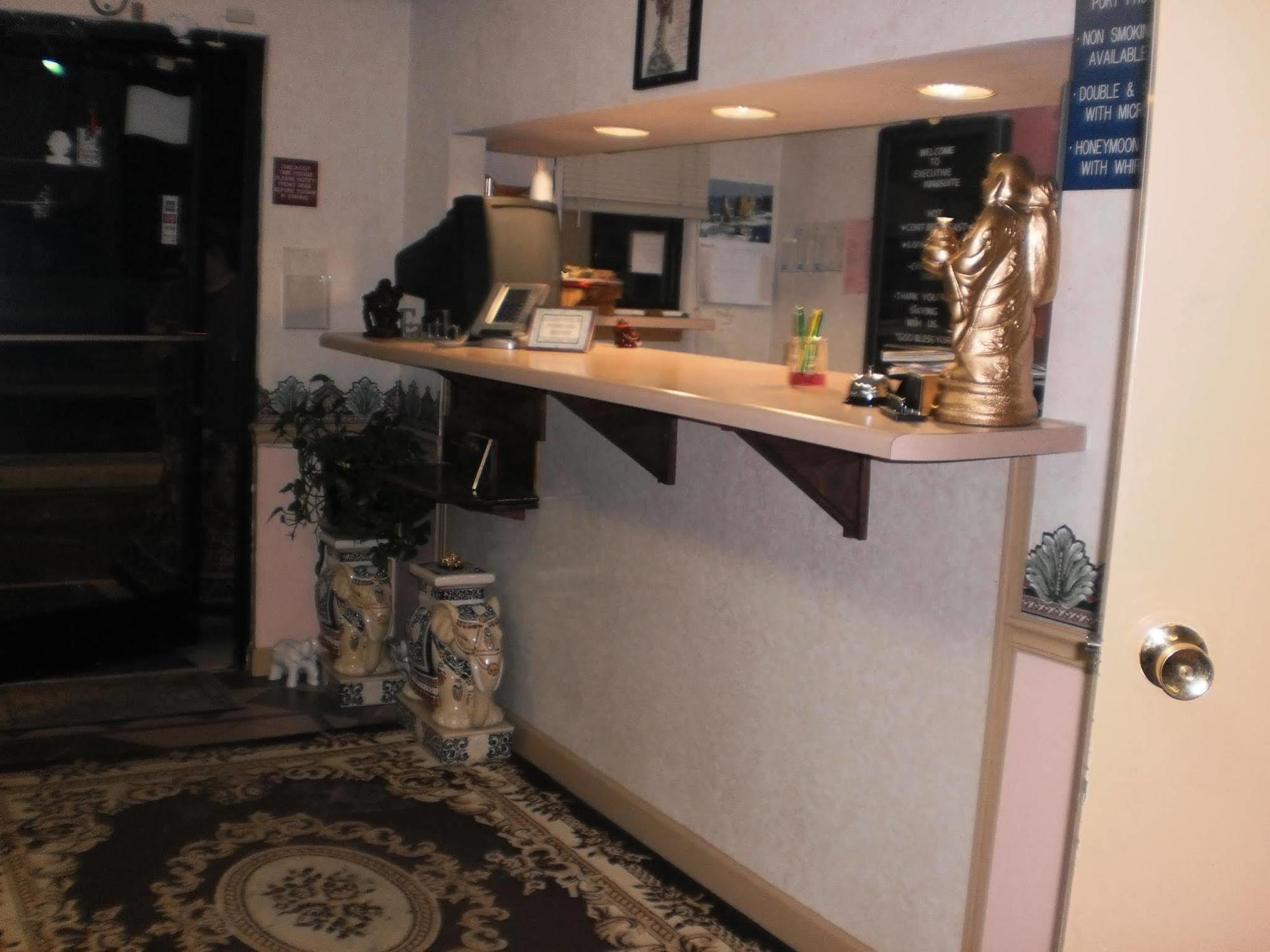 Executive Inn & Suites - Covington Esterno foto